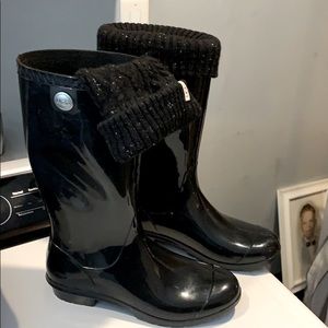 Woman’s UGG rain boots size 10